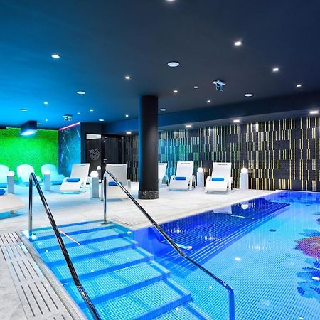 Hotel Ferreus Modern Art Deco Krasków Εξωτερικό φωτογραφία The swimming pool at the hotel