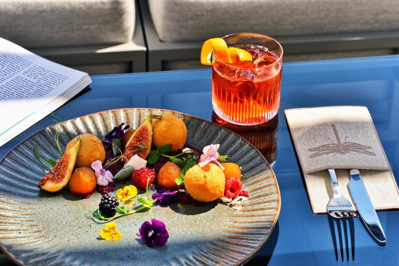 Hotel Ferreus Modern Art Deco Krasków Εξωτερικό φωτογραφία A Negroni cocktail