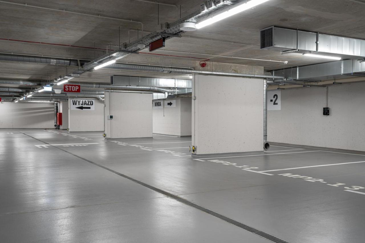 Hotel Ferreus Modern Art Deco Krasków Εξωτερικό φωτογραφία The parking garage