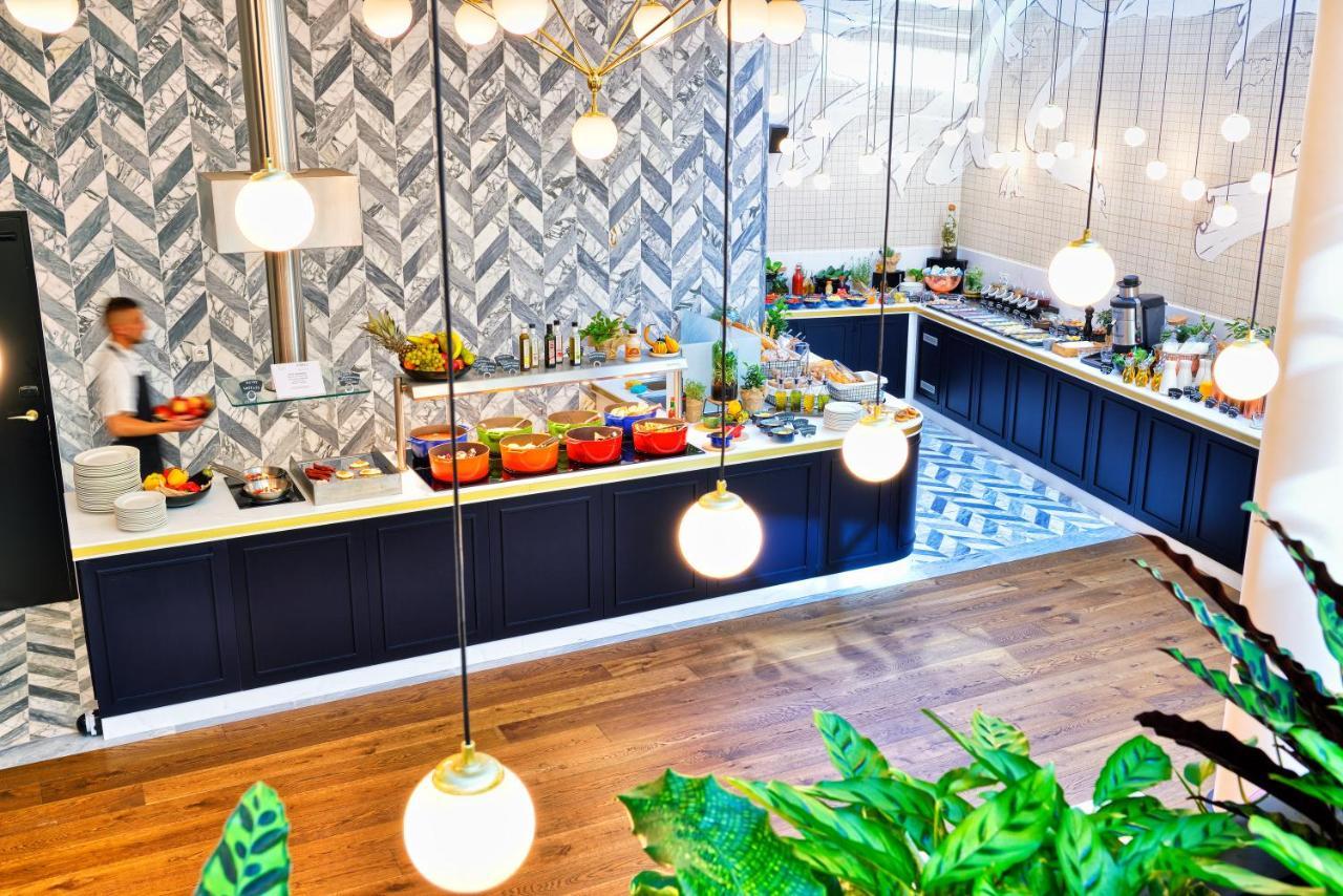 Hotel Ferreus Modern Art Deco Krasków Εξωτερικό φωτογραφία The kitchen at the restaurant