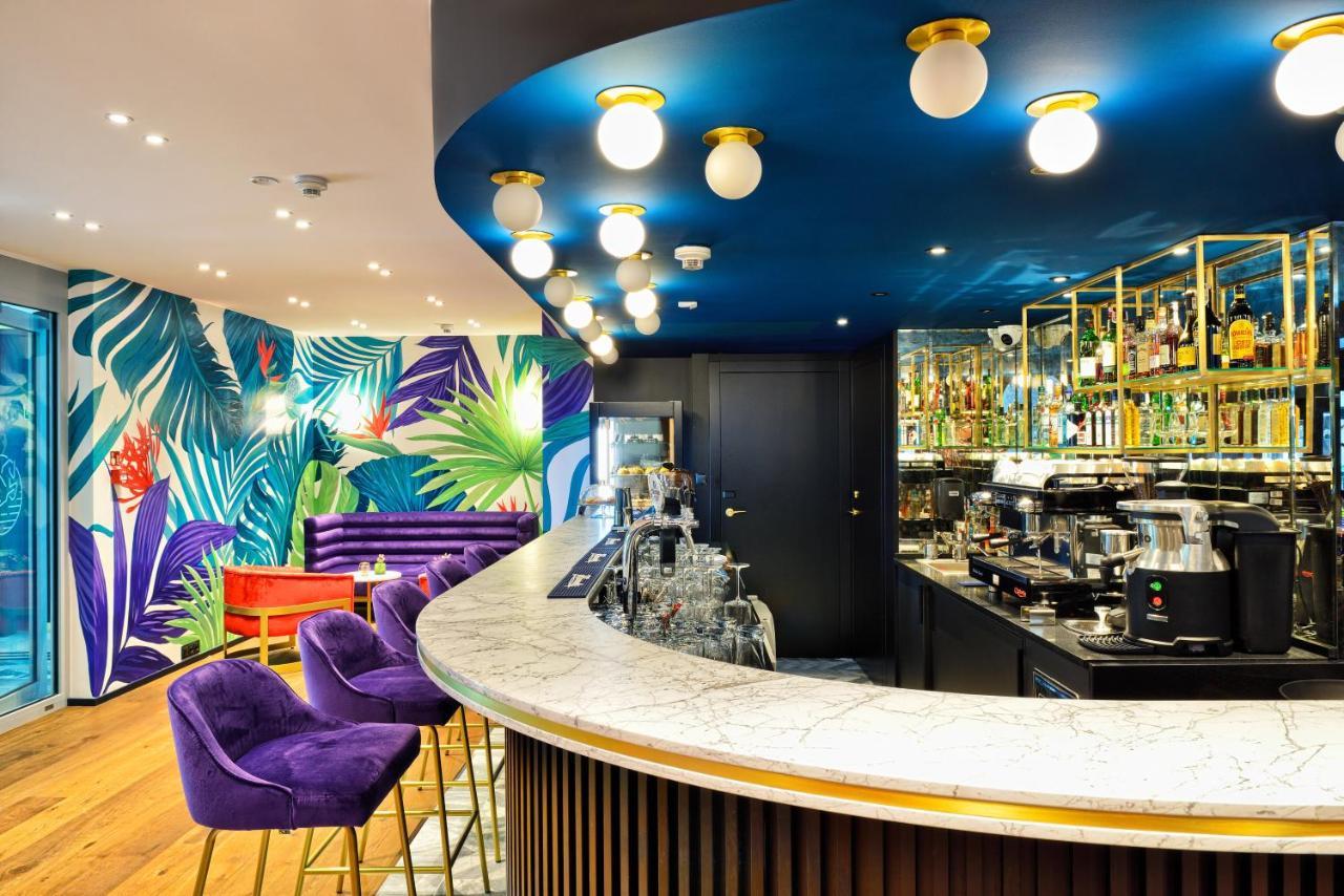 Hotel Ferreus Modern Art Deco Krasków Εξωτερικό φωτογραφία The bar at the 2019-opened restaurant