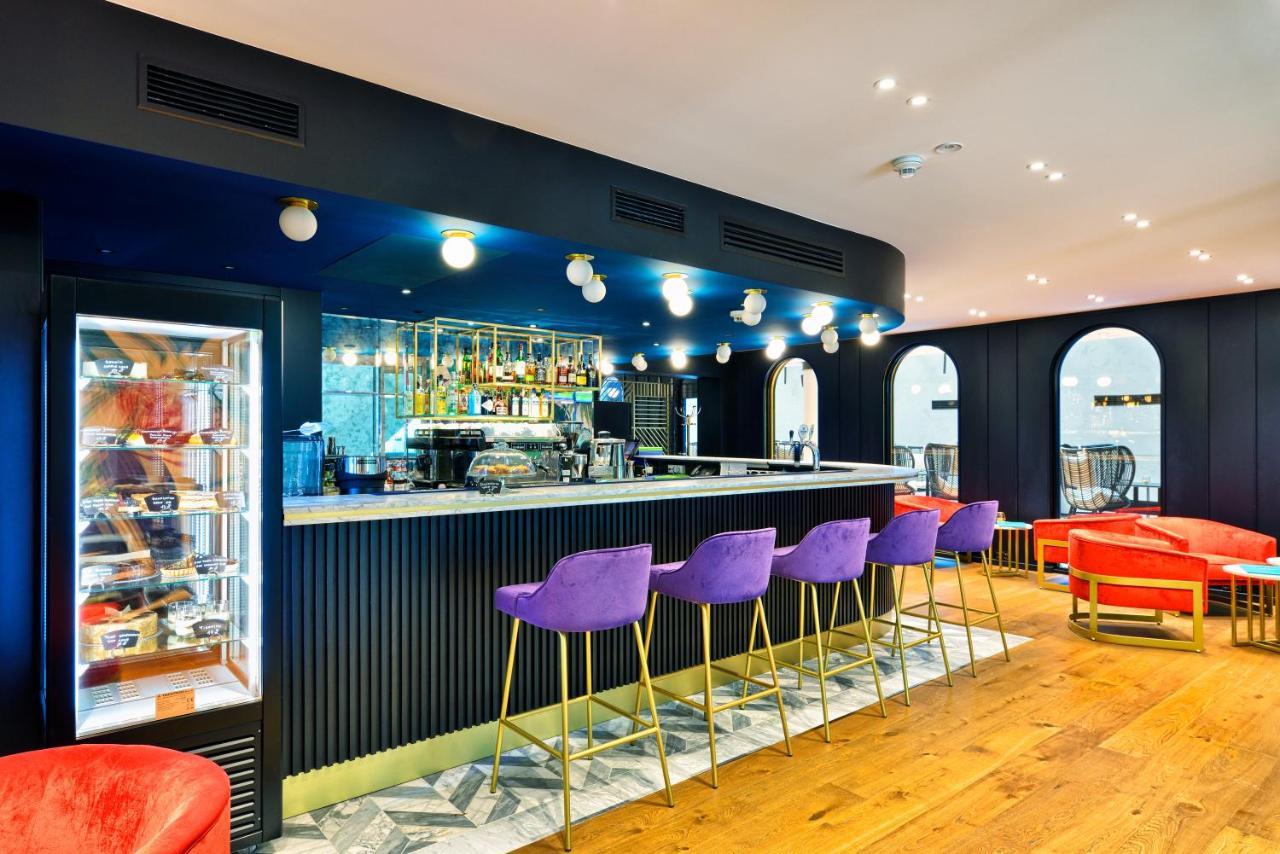Hotel Ferreus Modern Art Deco Krasków Εξωτερικό φωτογραφία The bar at the 2018 London Design Festival