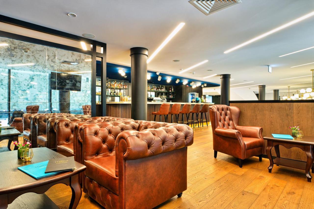 Hotel Ferreus Modern Art Deco Krasków Εξωτερικό φωτογραφία The lounge at London Heathrow Airport