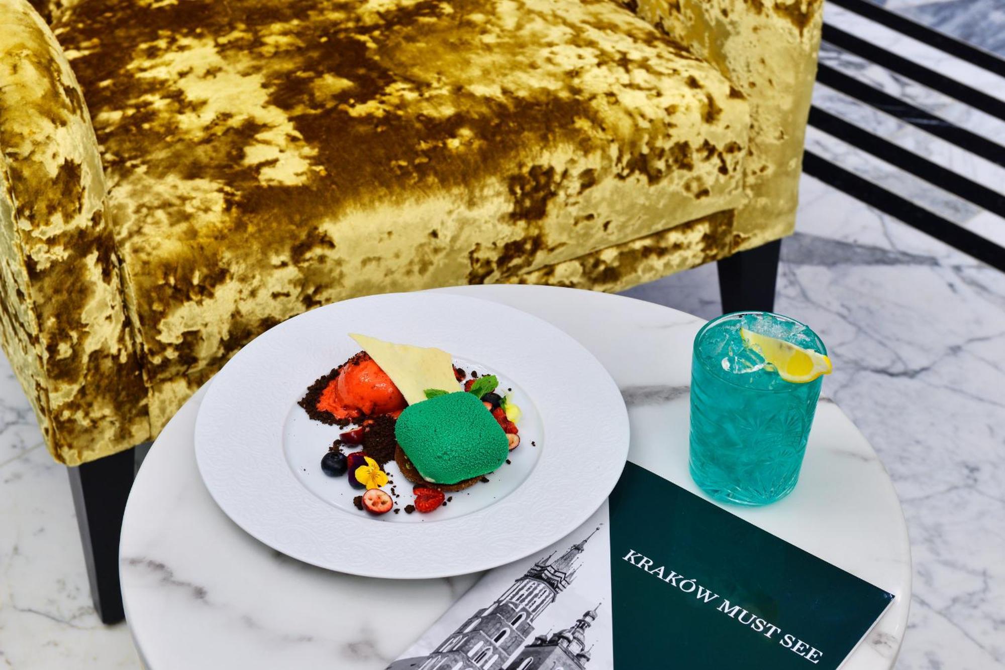 Hotel Ferreus Modern Art Deco Krasków Εξωτερικό φωτογραφία A dessert at the restaurant