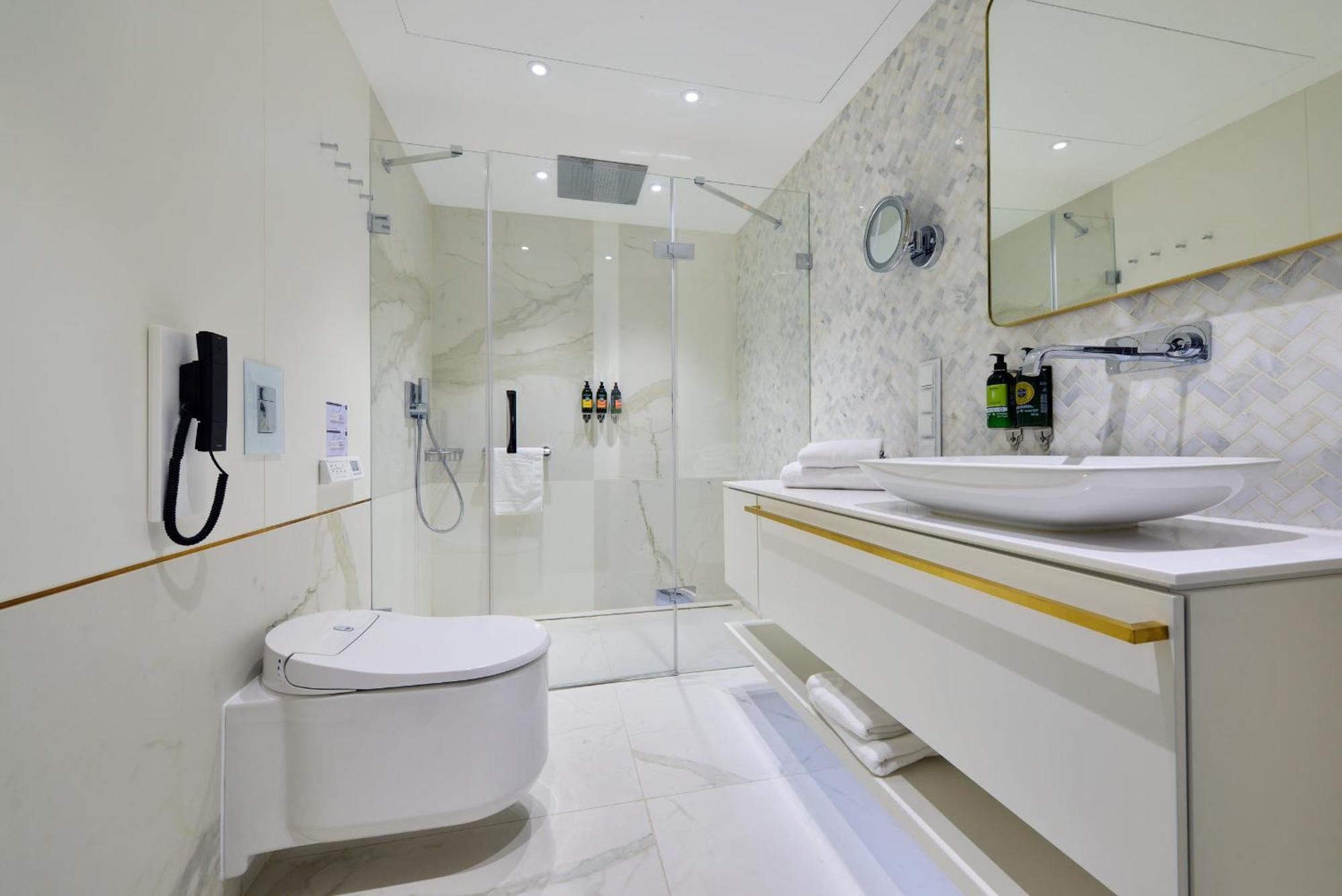 Hotel Ferreus Modern Art Deco Krasków Εξωτερικό φωτογραφία A modern bathroom